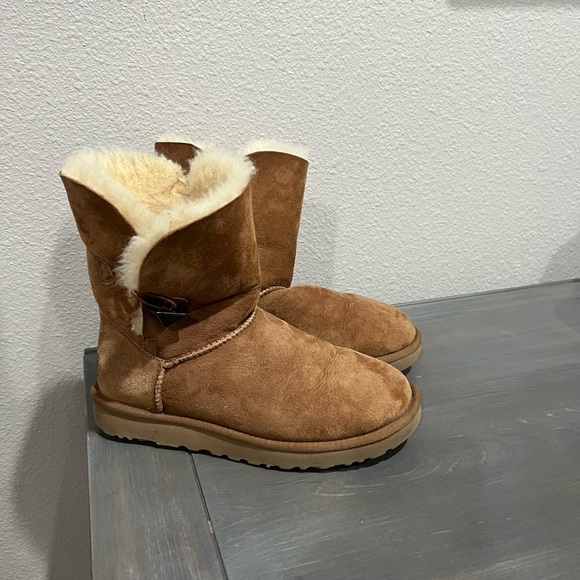 UGG Chestnut Button Winter Boots Size: 7 - Picture 5 of 10